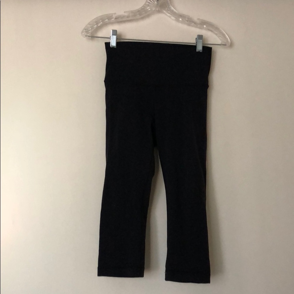 Wunder Under High-Rise Black Lulu Crops